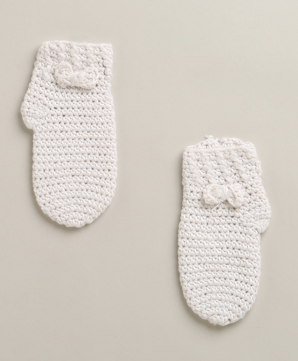 The Heirloom Bow Mittens – White