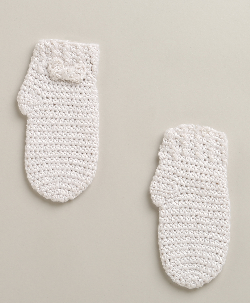 The Heirloom Bow Mittens – White