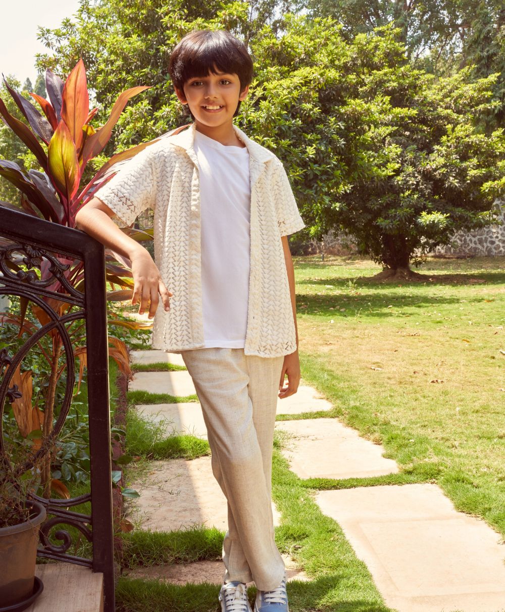 Short Sleeve Crochet Arrow Shirt - Off-White