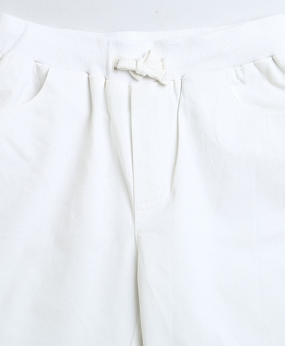 Cotton Twill Shorts with an elasticated waistband - White