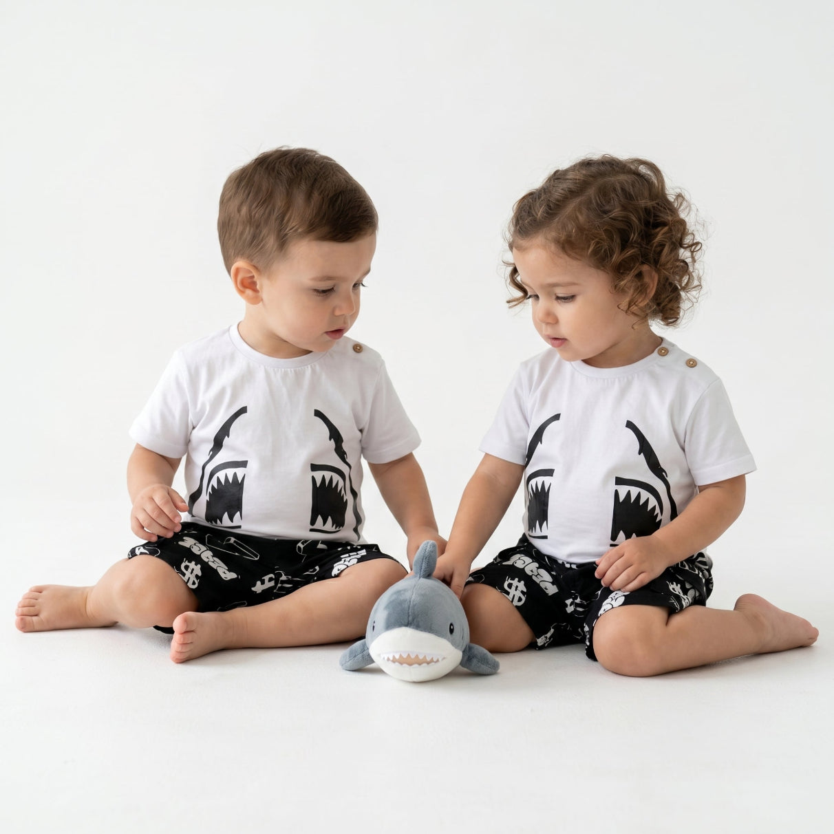 Unisex Jaws Graphic Cotton T-shirt  - Streetwear - White