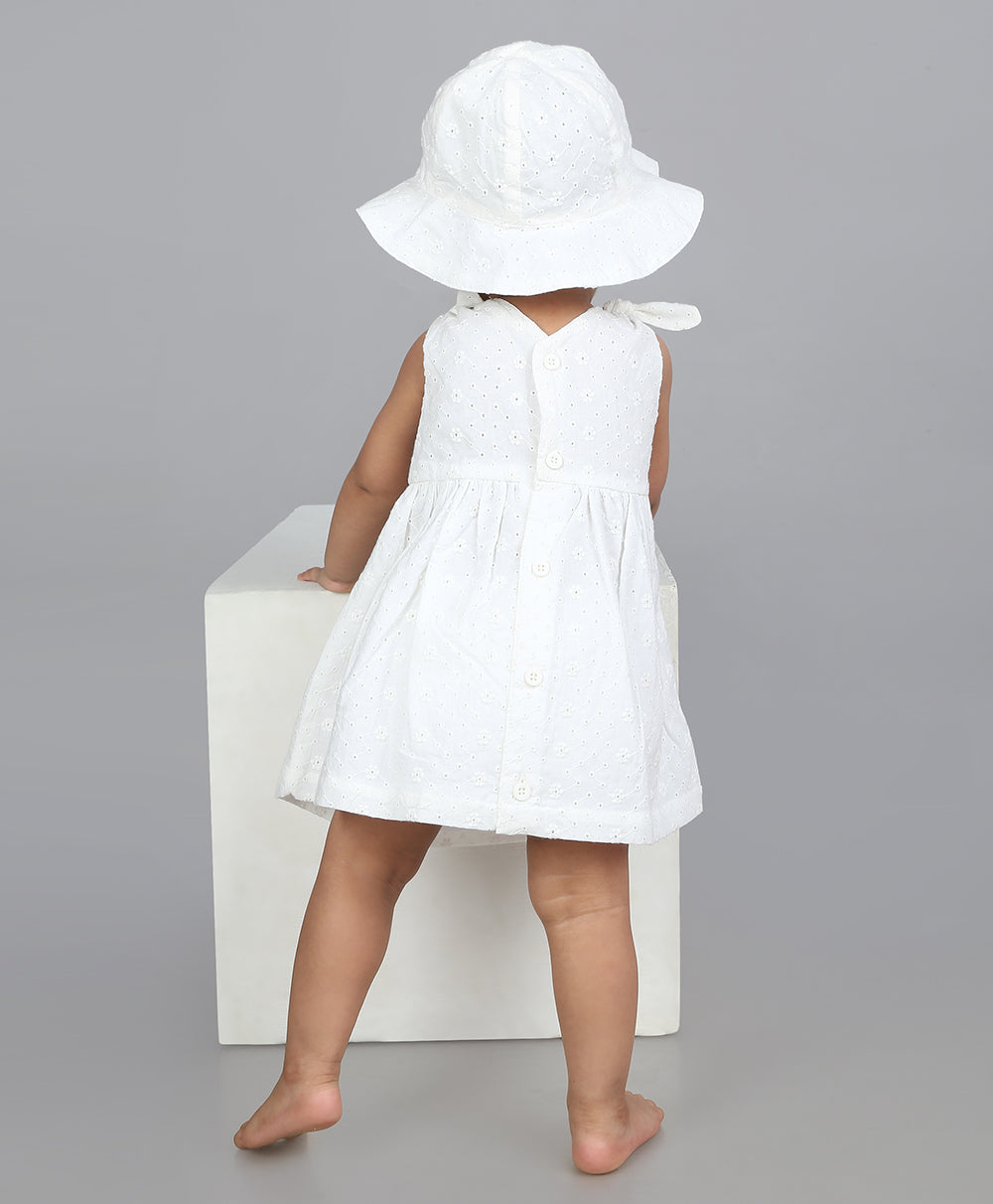 Daisy Breeze Organic Cotton Co-ord Set With a Hat - White